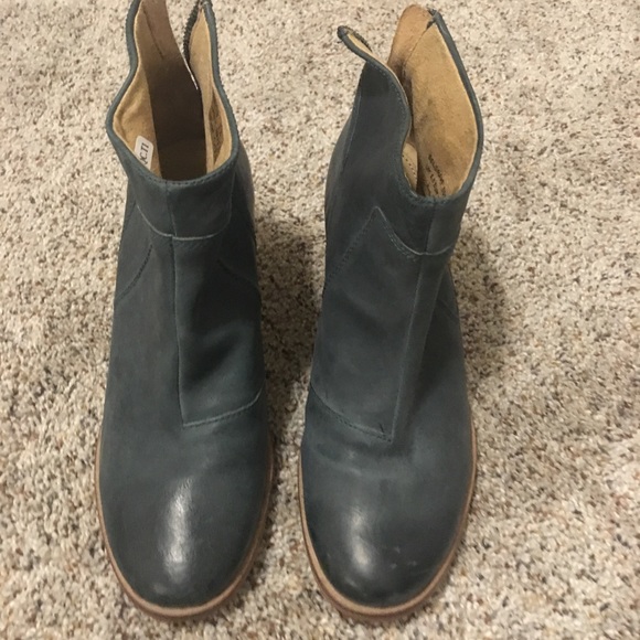 👞 J Shoes zip back Belgrade Womens booties size9 - Picture 2 of 5